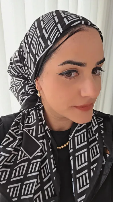 מטפחת משי שחור לבן