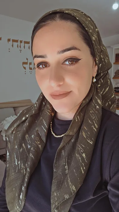 מטפחת פסי זהב ירוק.