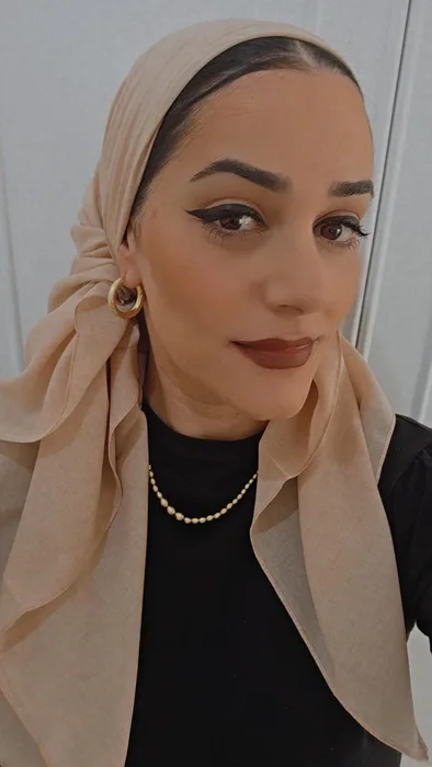 מטפחת מרובעת שמנת