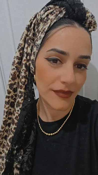 מטפחת ערב משולבת מנומרת פייטים ורקמה שחורה