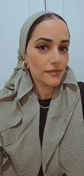 מטפחת מרובעת קרפ בצבע ירוק ענקית 1.20