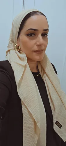 מטפחת מרובעת קרפ בצבע שמנת ענקית 1.20